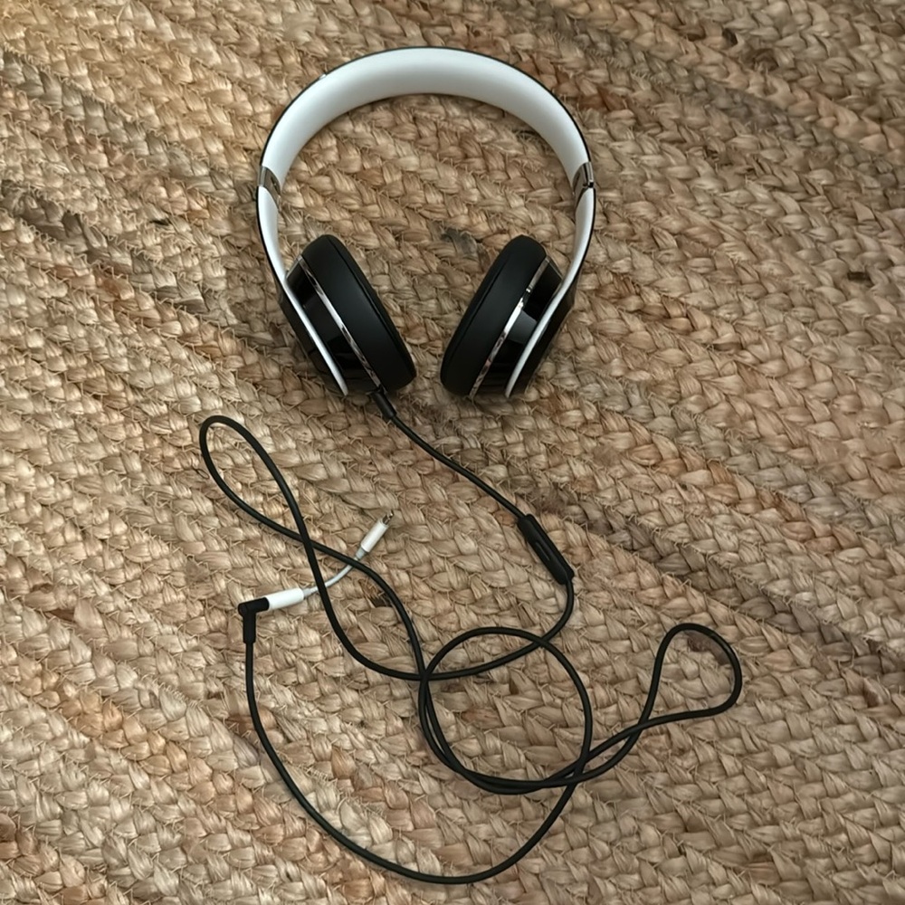 Beats solo (wired)